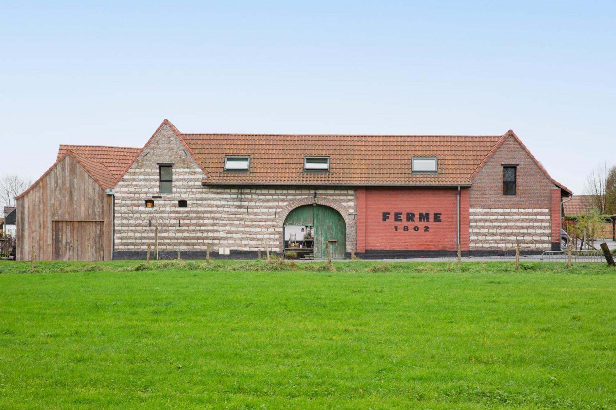 Suite & Spa A La Ferme 1802 Sainghin-en-Melantois Exterior photo